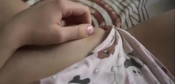  Young Girl fingers her sweet Pussy - mycamladies.com